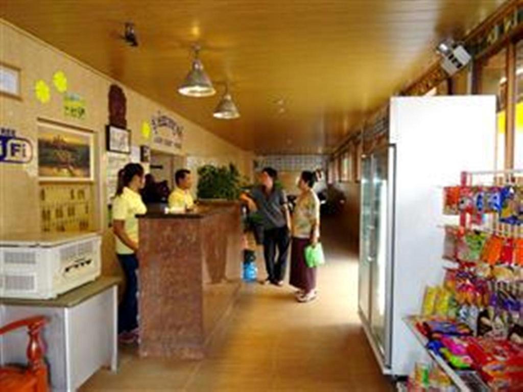 Lucky 1 Guesthouse Phnom Penh Exterior photo